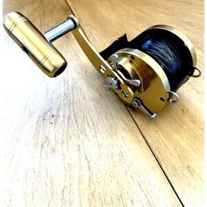 Vintage Accurate Accuframe fishing reel Penn Senator Accuplates 4/0 Gold Handle